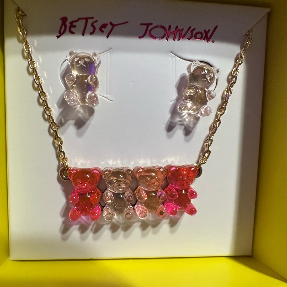 Very beautiful Betty Johnson gummy bear set includes necklace,earrings,bracelet